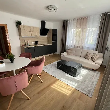 Top1 Apartment *